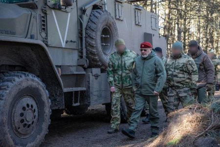 Заместитель директора Росгвардии встретился с защитниками