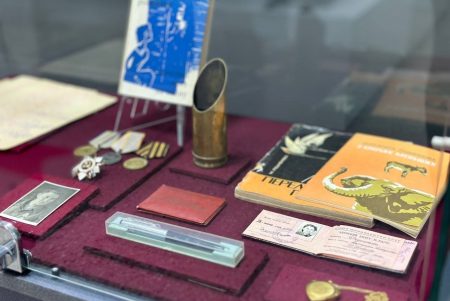 Рукопись и награды расскажут о ветеране-писателе