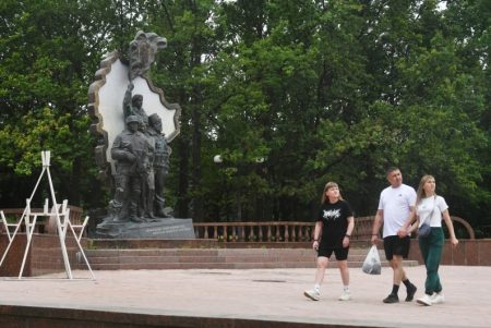 Памятники ЛНР облагородят ко Дню Победы