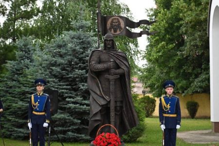 Святого воина воплотили в бронзе