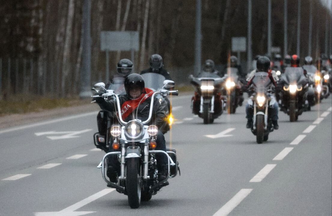 Мотоциклисты посвятили пробег Победе