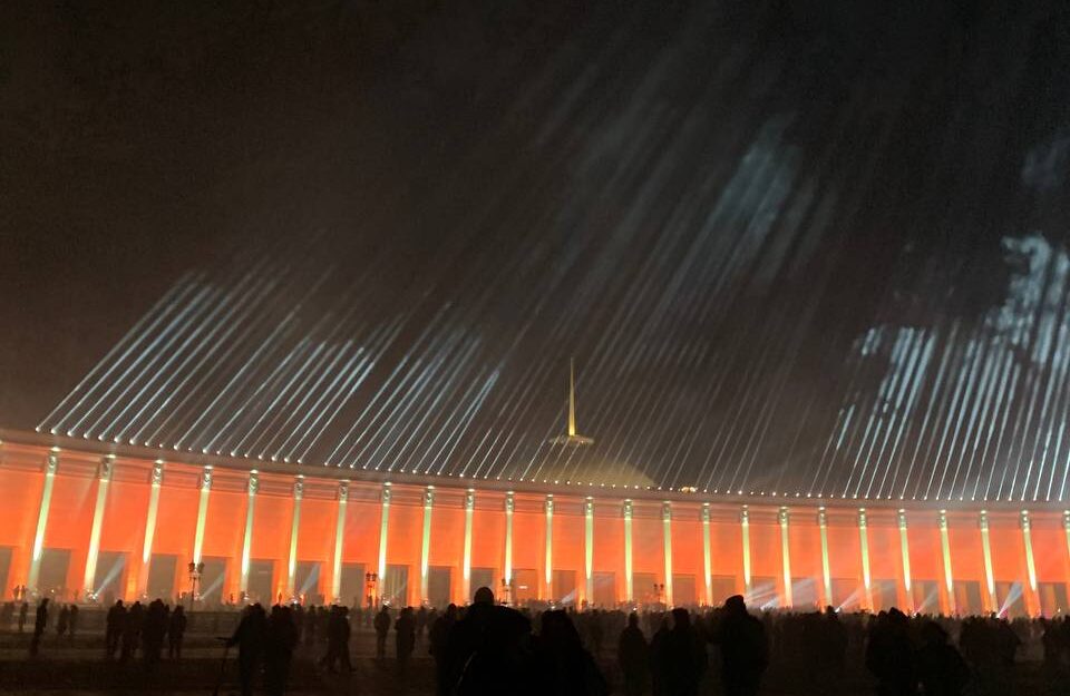 Лучи Победы озарили небо над Москвой