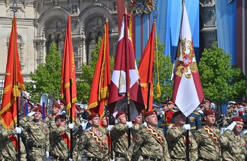 Тысячи военных пройдут по Красной площади в День Победы