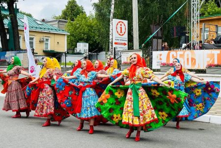 Юбилей города отметили музыкой и танцами