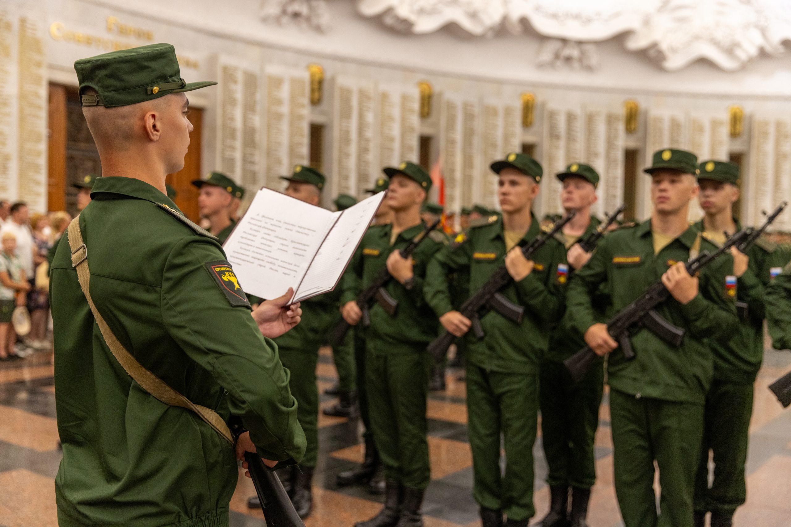 Преображенский полк пополнился новобранцами