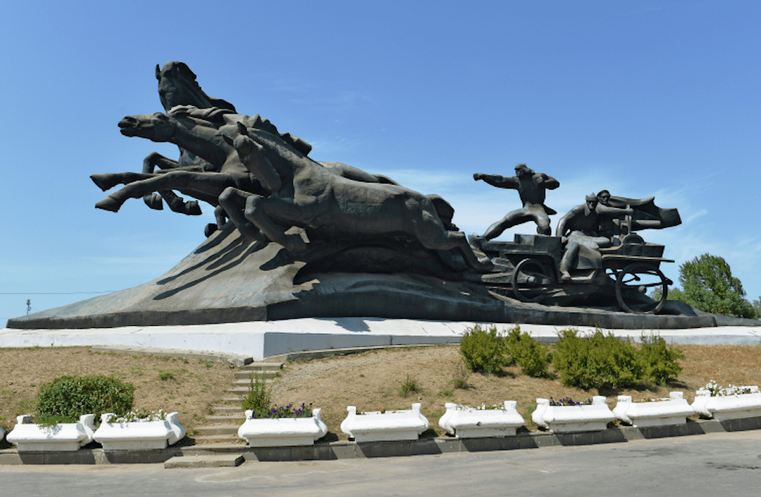 Монумент Октябрьской революции получил особый статус