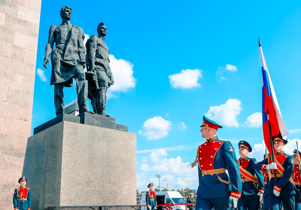 Город на Неве отметил великую дату