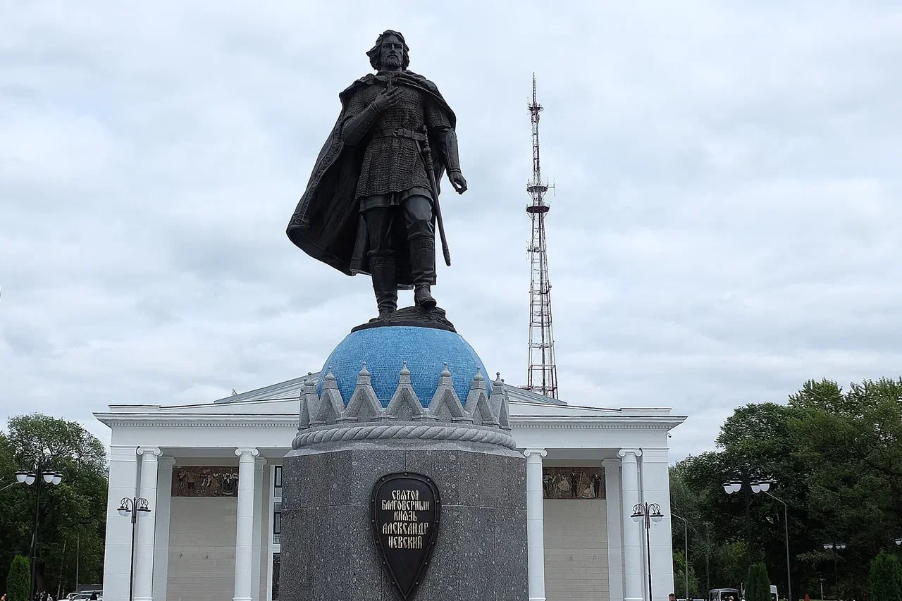 В Кирове открыли памятник Александру Невскому 