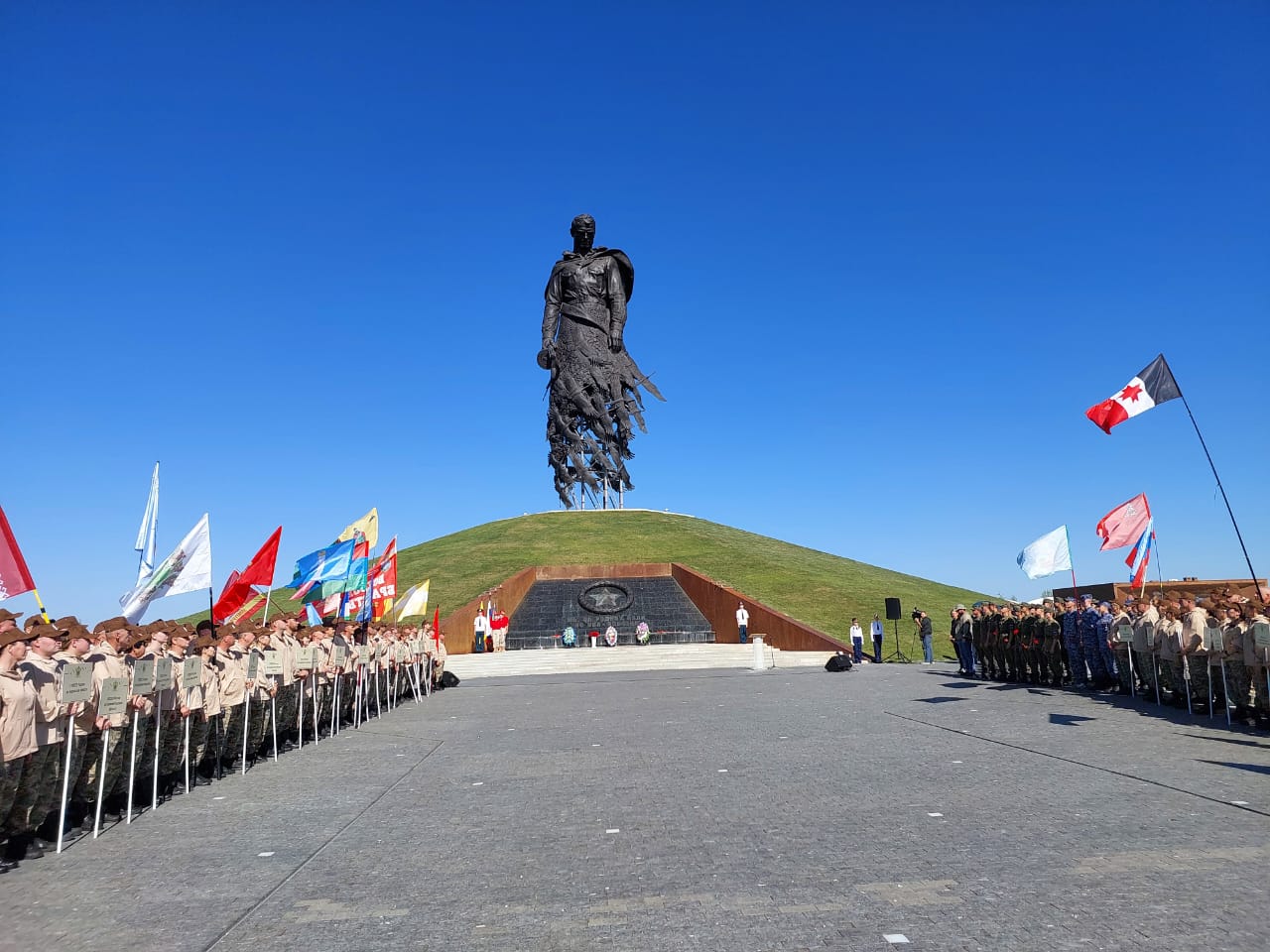 Поисковая экспедиция стартовала у Ржевского мемориала