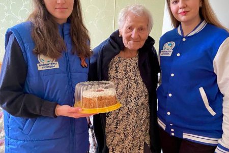 102-летняя героиня приняла гостей