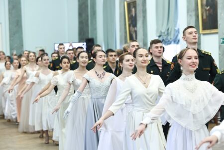 Студенты педвузов съехались на бал