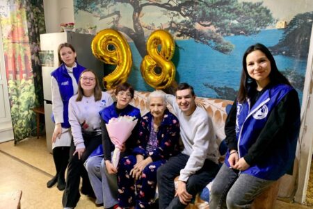 Фельдшер Великой Отечественной отметила 98-летие