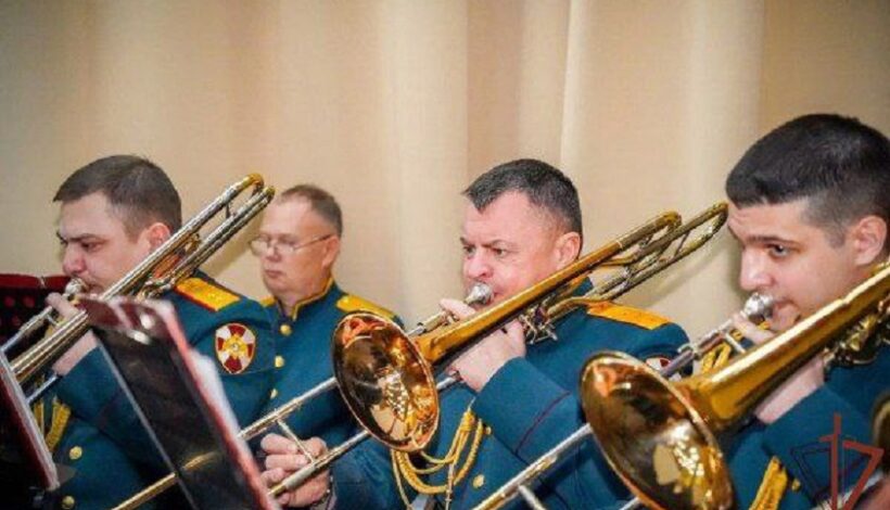 Военные оркестры Росгвардии принимают поздравления
