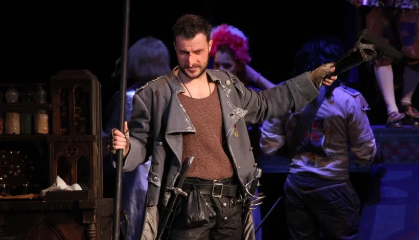 Сергей Безруков подарил постановку театру ДНР