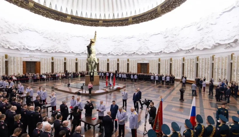 Выпускникам Академии управления МВД вручили дипломы в музее