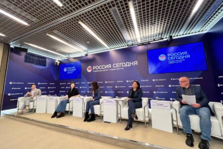 Отмечен просветительский вклад экскурсоводов