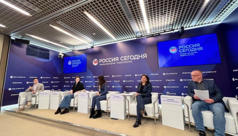 Отмечен просветительский вклад экскурсоводов