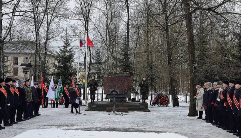 «Эстафета Победы» шествует вдоль границы