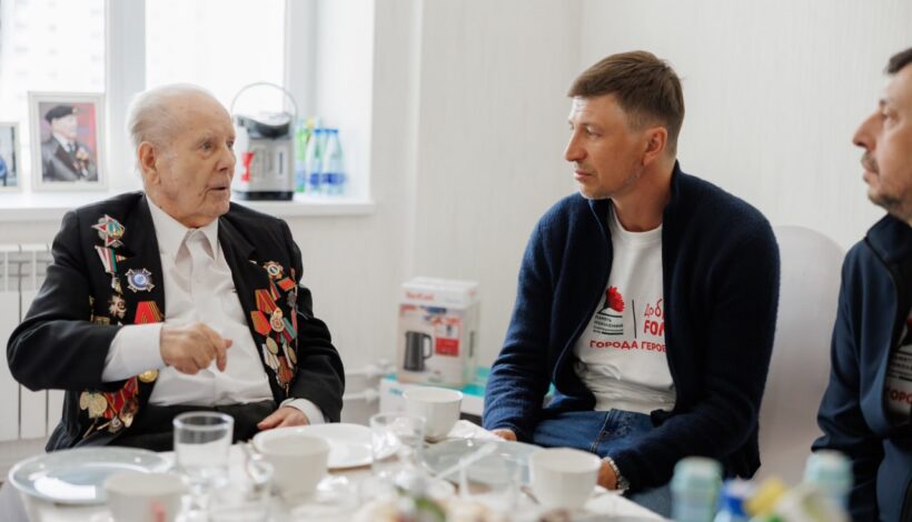 Выдающийся спортсмен навестил ветерана