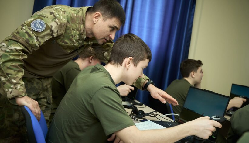 Еще 15 тысяч человек стали курсантами Центра «Воин»