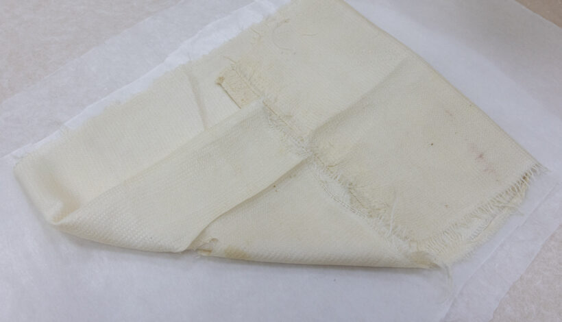 Фрагмент парашюта Героя представят в музее