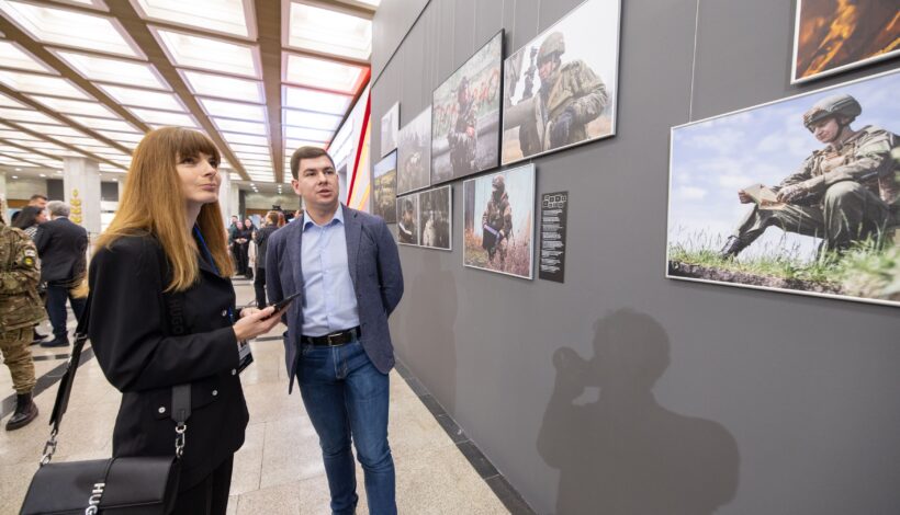 Десятки тысяч людей увидели фотовыставку Музея Победы