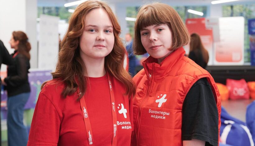 Волонтеры исследуют историю Красного Креста