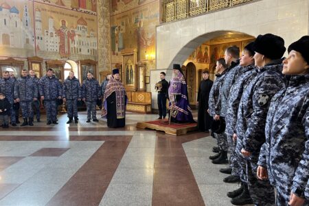 Вера укрепит дух защитников