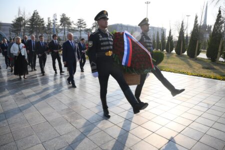 Депутаты почтили память воинов