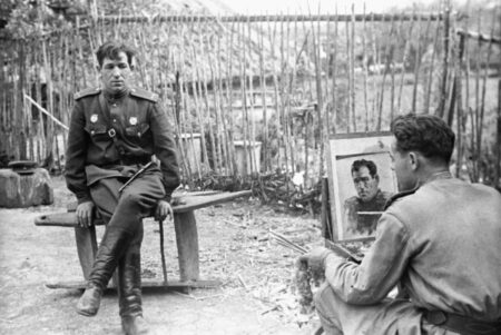 Ученые читают детям лекции о войне