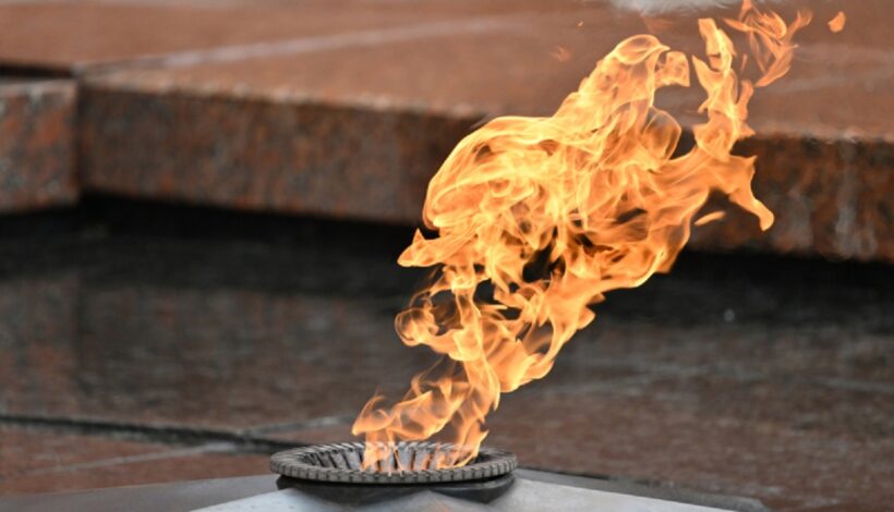 Парламентарии разных стран почтили память защитников  