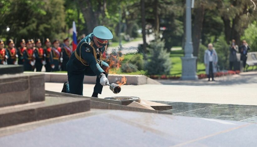 Вечный огонь зажгли на Аллее Героев