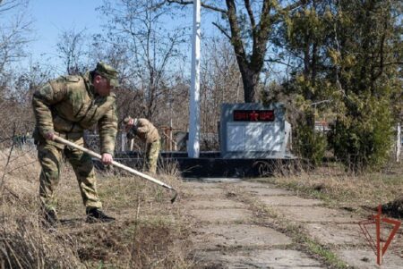 Росгвардейцы преобразят мемориалы