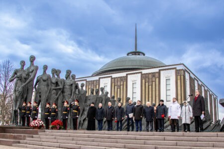 Память узников концлагерей почтили в Музее Победы