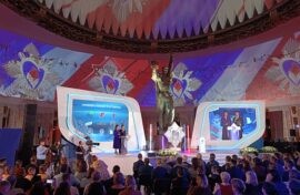 В Музее Победы наградили юных героев