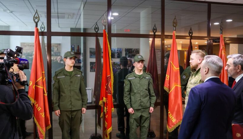 Курсанты прославили подвиги сибиряков