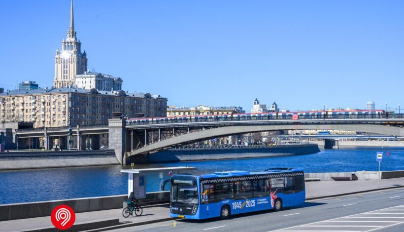 Общественный транспорт украсили ко Дню Победы