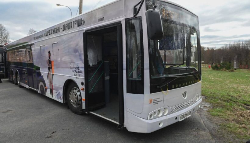Водитель расскажет школьникам о Дороге жизни