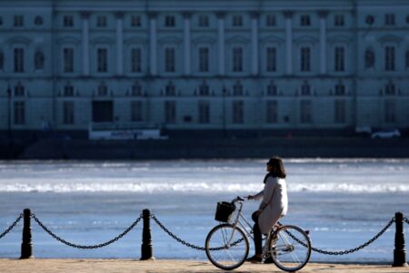Символы Петербурга украсят к 80-летию Победы