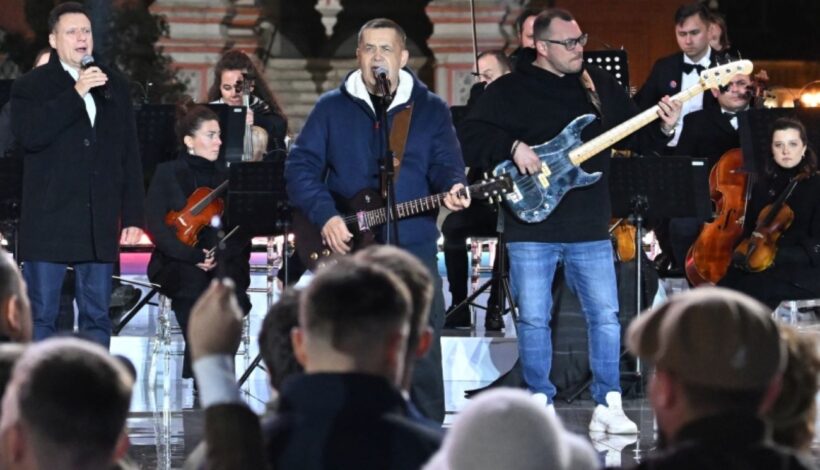 Российские звезды споют военные песни