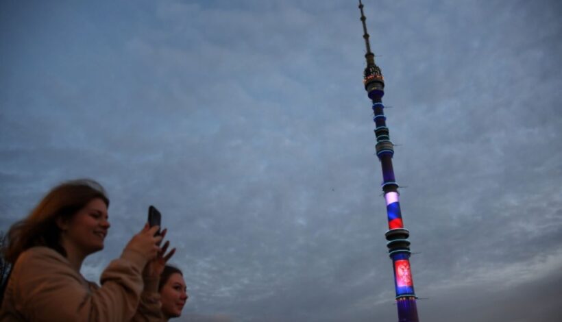 Телебашни осветят День космонавтики