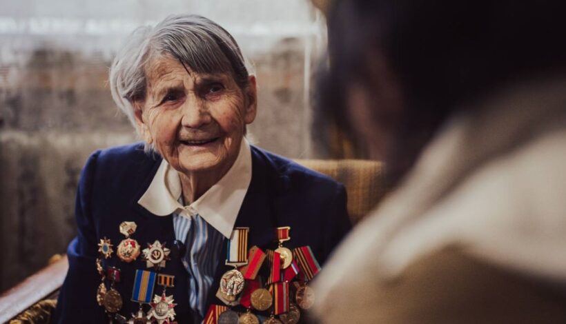 Волонтеры навестили медсестру Великой Отечественной