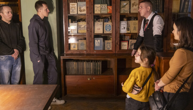 Редкие книги представили в Музее Победы