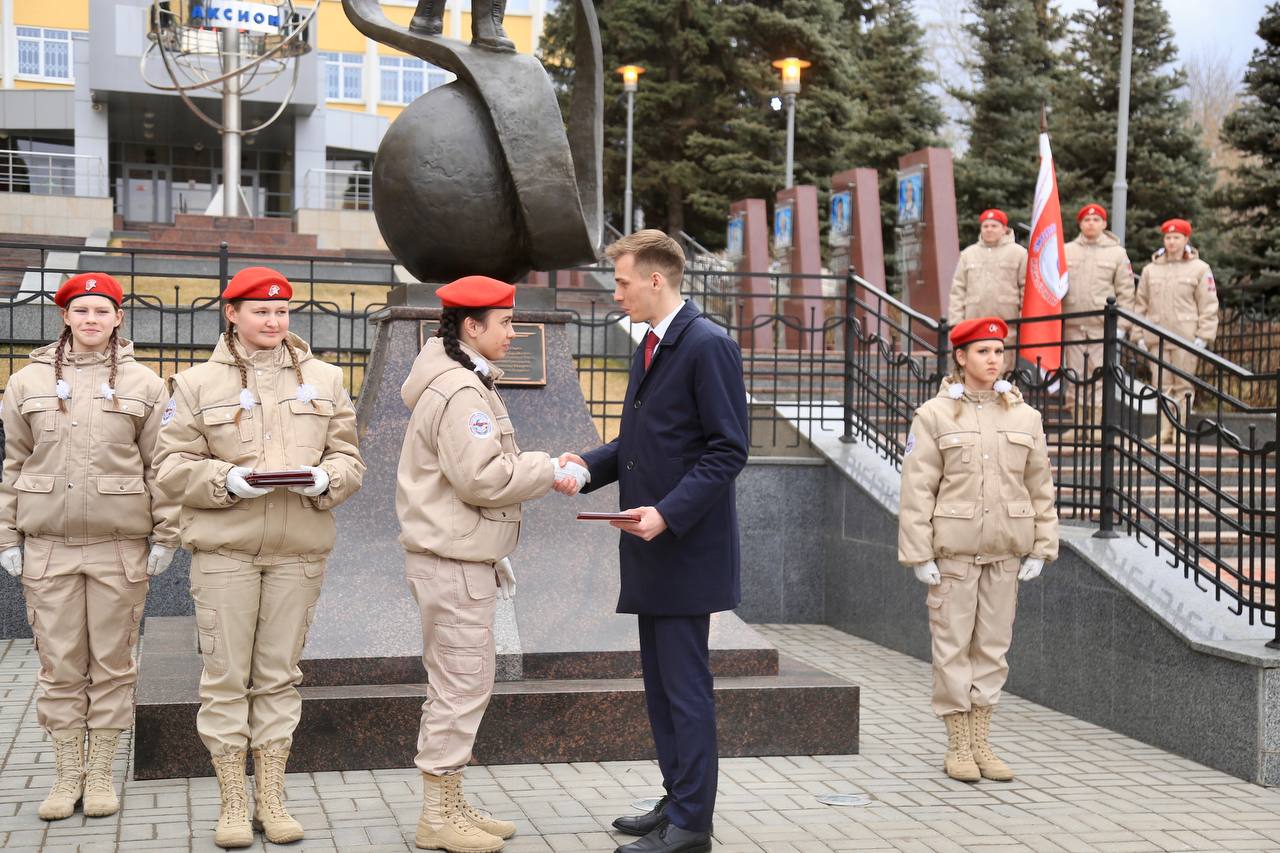 Юные летчики приняли поздравление