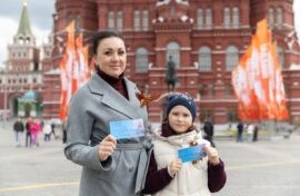 Школьница увидела Парад Победы