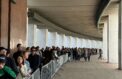 Огромная очередь собралась у входа в Музей Победы