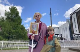 Посетители Музея Победы вспоминают подвиги родных