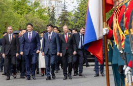Президент Монголии почтил память Героев у Музея Победы