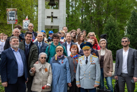 В Москве посадили дубы в честь испанцев-фронтовиков