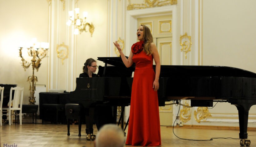 Студенты подготовили концерт в честь Победы